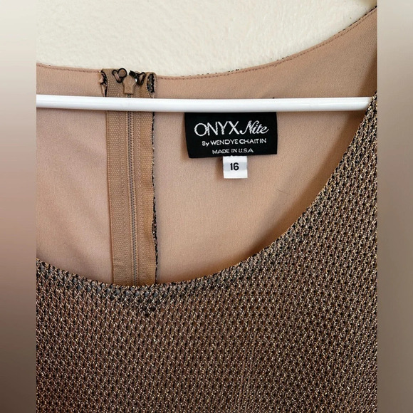 Vintage gold mesh maxi dress by Onyx Nite - Picture 6 of 7